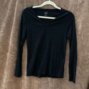 Gap long sleeve V neck Tee